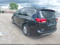 2017 Chrysler Pacifica — photo 3 of 17 | VIN 2C4RC1BG3HR508723
