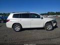 Photo 13 of 16 — 2010 Toyota Highlander