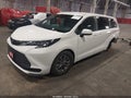 2024 Toyota Sienna — photo 2 of 17 | VIN 5TDKSKFCXRS120897