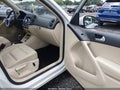 2017 Volkswagen Tiguan — photo 5 of 17 | VIN WVGSV7AX7HK020577