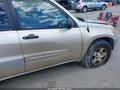 Photo 6 of 11 — 2004 Toyota RAV4