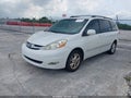 Photo 2 of 11 — 2006 Toyota Sienna
