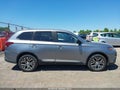 Photo 13 of 18 — 2017 Mitsubishi Outlander
