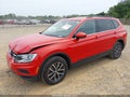2019 Volkswagen Tiguan — photo 2 of 16 | VIN 3VV3B7AX2KM060844