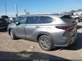 Photo 14 of 16 — 2026 Toyota Highlander Hybrid