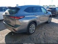 Photo 4 of 16 — 2026 Toyota Highlander Hybrid