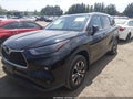 Photo 2 of 16 — 2022 Toyota Highlander