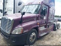 Photo 2 of 23 — 2013 Freightliner Cascadia 125