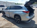 Photo 3 of 16 — 2021 Toyota Highlander