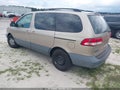Photo 3 of 11 — 2002 Toyota Sienna