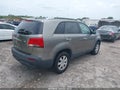 Photo 4 of 11 — 2011 Kia Sorento