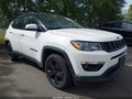 2018 Jeep Compass — photo 1 of 16 | VIN 3C4NJDBBXJT325719
