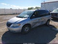 2005 Chrysler Town & Country — photo 2 of 16 | VIN 2C8GP54L55R370299