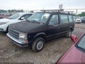 1990 Plymouth Voyager — photo 2 of 12 | VIN 2P4FH4534LR561384