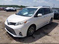 2019 Toyota Sienna — photo 2 of 11 | VIN 5TDYZ3DC9KS980469