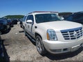 2011 Cadillac Escalade ESV — photo 13 of 16 | VIN 1GYS3HEF0BR297257