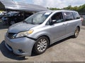 Photo 2 of 17 — 2013 Toyota Sienna
