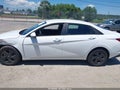 Photo 14 of 16 — 2022 Hyundai Elantra
