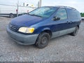 Photo 2 of 12 — 2002 Toyota Sienna