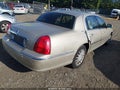 2004 Lincoln Town Car — photo 4 of 11 | VIN 1LNHM81WX4Y661899