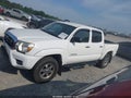 Photo 14 of 16 — 2015 Toyota Tacoma