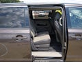2017 Kia Sedona — photo 8 of 19 | VIN KNDMC5C10H6334337