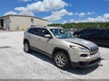 2014 Jeep Cherokee — photo 1 of 15 | VIN 1C4PJLCS4EW297353