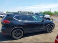 2017 Nissan Rogue — photo 13 of 16 | VIN 5N1AT2MV4HC763674