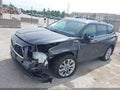 Photo 2 of 17 — 2021 Toyota Highlander