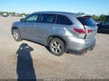Photo 3 of 15 — 2015 Toyota Highlander