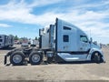 2023 Kenworth T680 — photo 13 of 18 | VIN 1XKYD49X3PJ261887