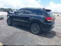 2019 Jeep Grand Cherokee — photo 3 of 17 | VIN 1C4RJECG1KC597722