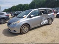 2011 Toyota Sienna — photo 2 of 17 | VIN 5TDYK3DC0BS028755