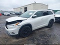 Photo 2 of 18 — 2015 Toyota Highlander