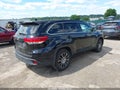 Photo 4 of 21 — 2017 Toyota Highlander