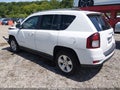 2017 Jeep Compass — photo 3 of 16 | VIN 1C4NJCEB6HD198280