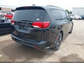 2019 Chrysler Pacifica — photo 4 of 16 | VIN 2C4RC1EG8KR567706