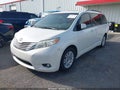 2017 Toyota Sienna — photo 2 of 12 | VIN 5TDYZ3DC6HS848648