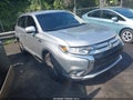 2018 Mitsubishi Outlander — photo 1 of 16 | VIN JA4AD3A33JZ016946