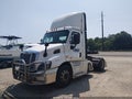 2018 Freightliner Cascadia 113 — photo 2 of 15 | VIN 1FUBGBDV2JLJP2898