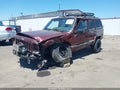 2001 Jeep Cherokee — photo 2 of 21 | VIN 1J4FF48S91L553195