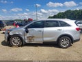 2017 Kia Sorento — photo 14 of 17 | VIN 5XYPG4A31HG280317