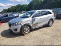 2017 Kia Sorento — photo 2 of 17 | VIN 5XYPG4A31HG280317