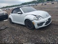 2019 Volkswagen Beetle — photo 1 of 19 | VIN 3VW5DAAT9KM502253