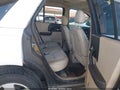 Photo 8 of 11 — 2005 Saturn Vue
