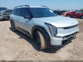 2024 Kia EV9 — photo 1 of 17 | VIN KNDAEFS56R6020393