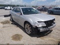 2020 Chrysler 300 — photo 1 of 17 | VIN 2C3CCAEG7LH108698