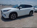 Photo 2 of 16 — 2020 Toyota Highlander