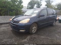 Photo 2 of 11 — 2005 Toyota Sienna