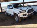 2018 Toyota Tacoma — photo 1 of 17 | VIN 3TMAZ5CN8JM060525